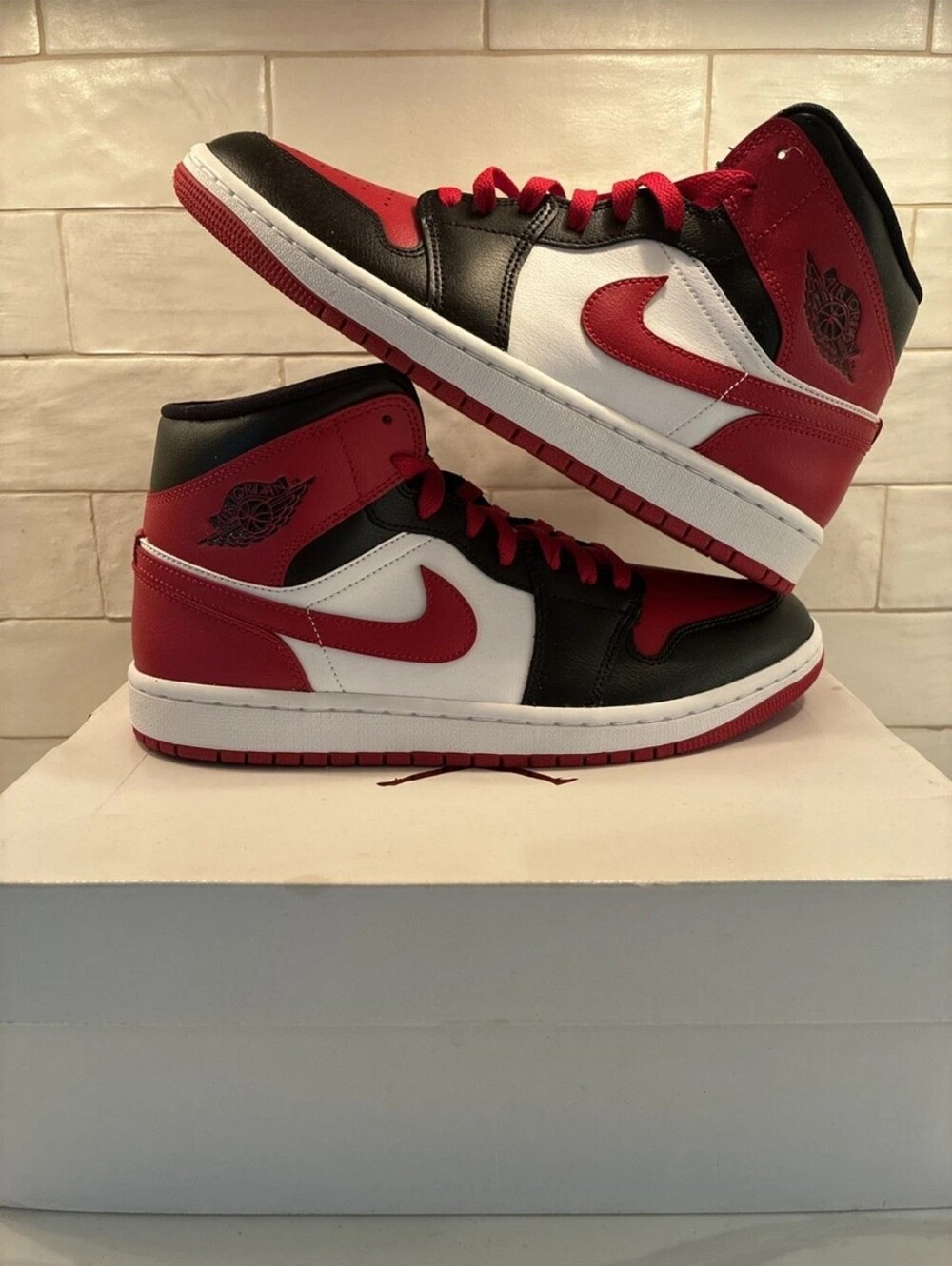 Nike Air Jordan 1 Mid 'Alternate Bred Toe' Womens Size 7 BQ6472 - Picture 7 of 10